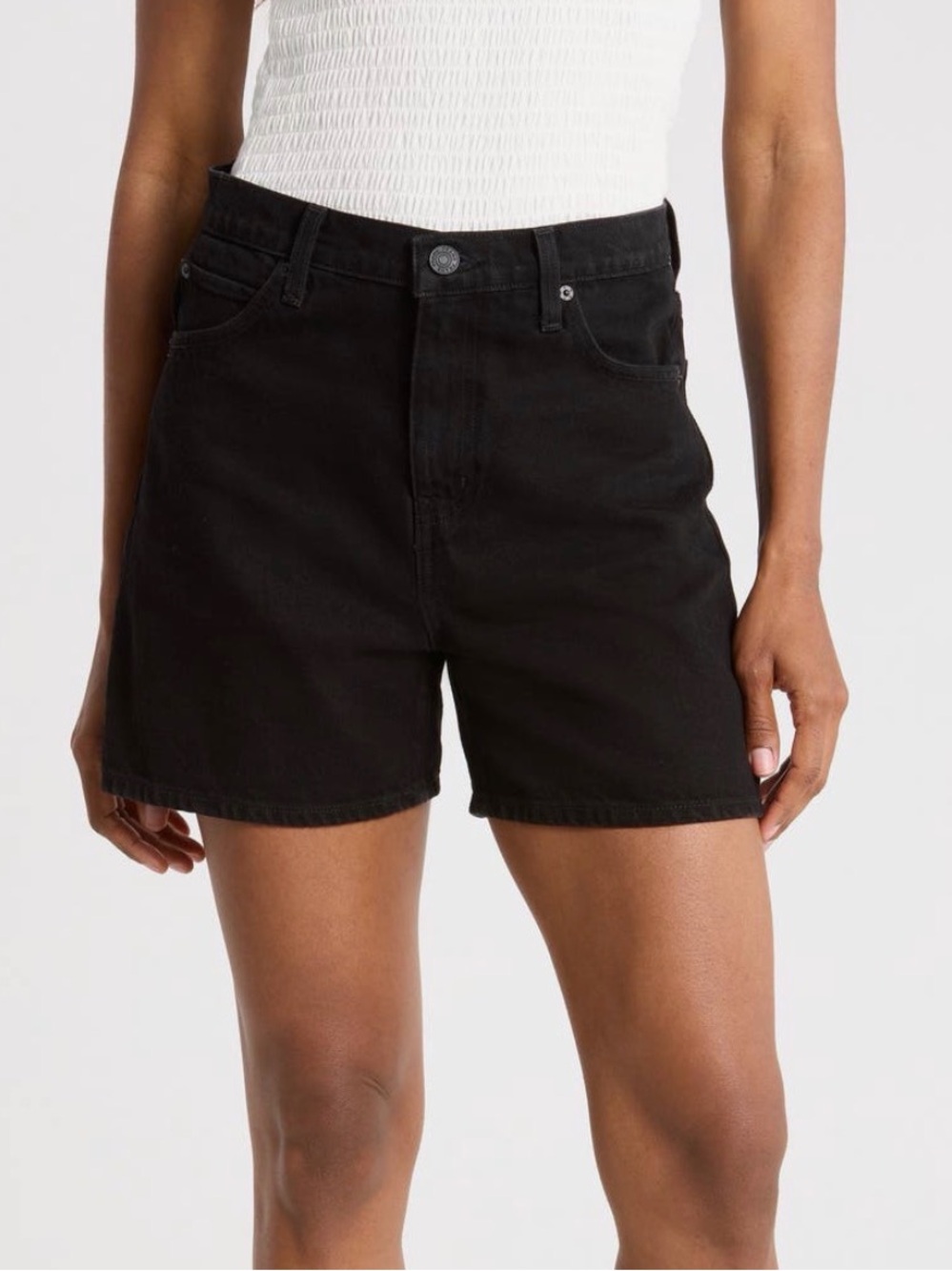 Frame the easy short in black